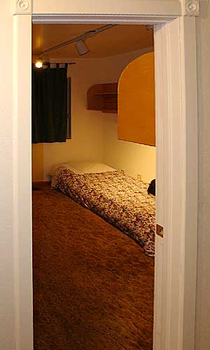 03-bedroom-1-doorway